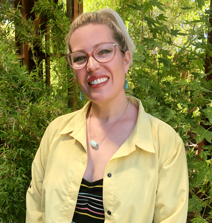 Cara DeLaRosa - Pet Loss Grief Coach