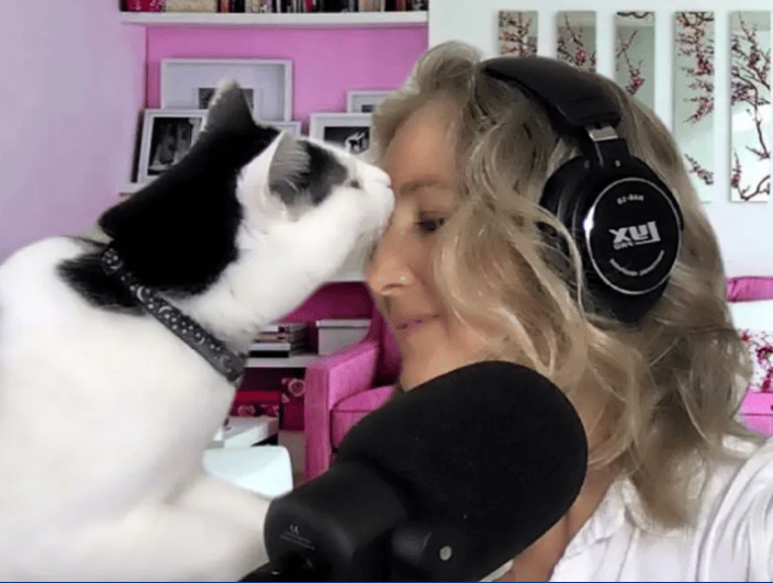 Jennifer & Meowy-JJ 