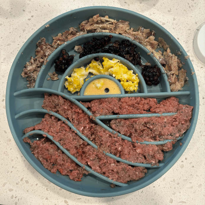 Balanced meal, slow feeder