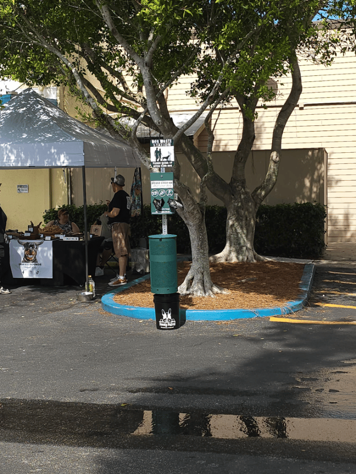 Our self-standing mobile dog station.